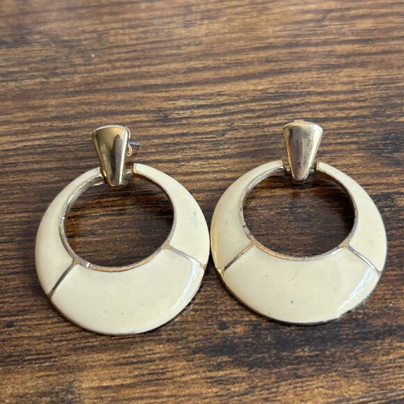Earrings Off White Enamel Gold Hoops Dangle Drop Earrings Vintage 80s Cream - Picture 6 of 7